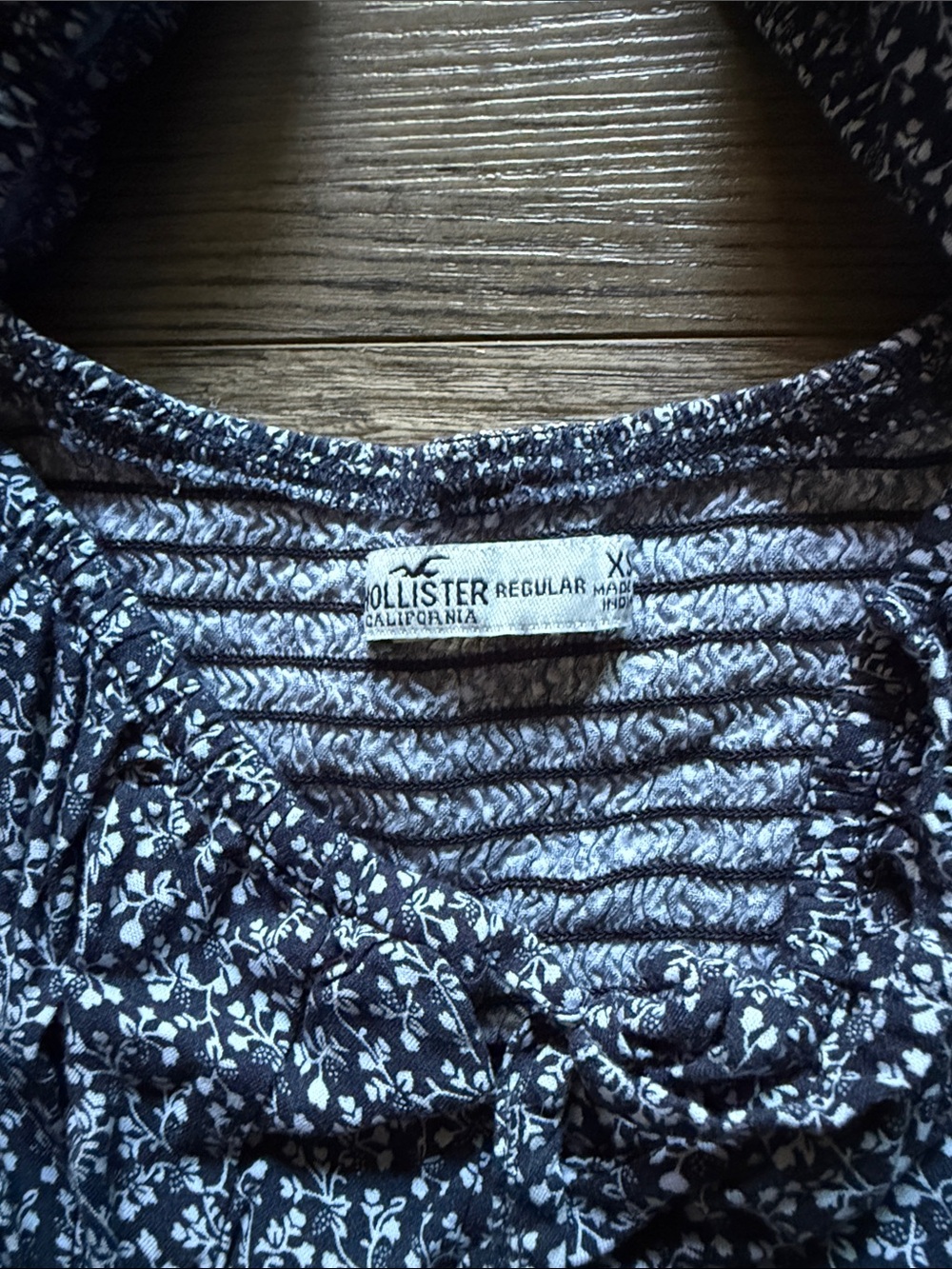 Hollister Navy Blue Floral Puff-Sleeve Dress - Picture 2 of 4